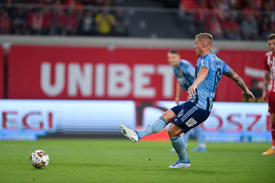 Victor Edvardsen of Djurgården scores 0-1