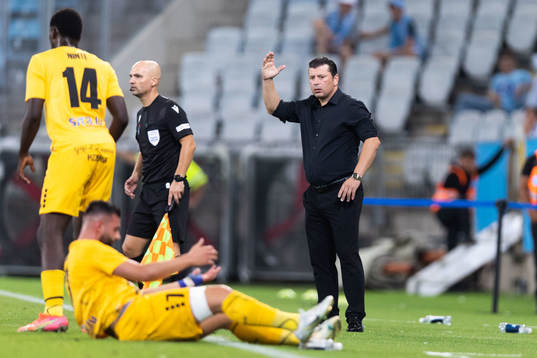 Carlos Fangueiro, head coach of Diddeleng