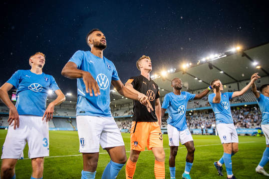 Hugo Larsson, Isaac Kiese Thelin, goalkeeper Viktor
