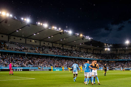 Veljko Birmancevic of Malmö FF celebrates 3-0 with
