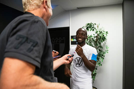 Muhamed Buya Turayof Malmö FF in mixed zone