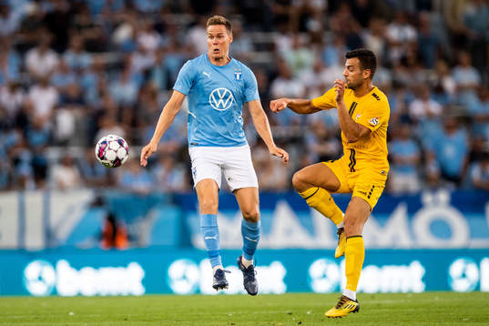 Niklas Moisander of Malmö FF and Dejvid Sinani of Diddeleng