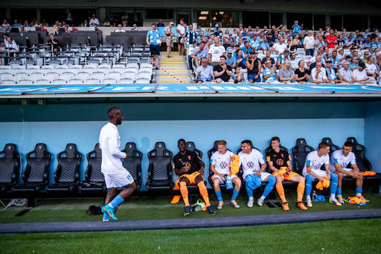 Muhamed Buya Turay, goalkeeper Ismael Diawara, Hugo