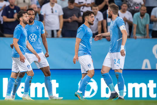 Isaac Keise Thelin of Malmö FF celebrates with Erdal