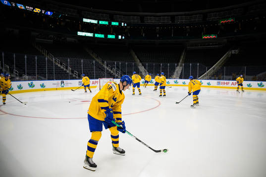 Linus Sjödin of Sweden at warm-up