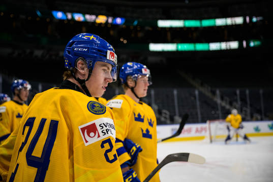 Jonathan Lekkerimäki of Sweden at warm-up