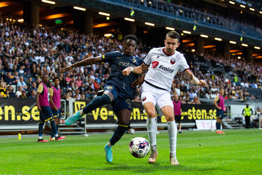 Josafat Mendes of AIK and Ljupco Doriev of FK Shkendija