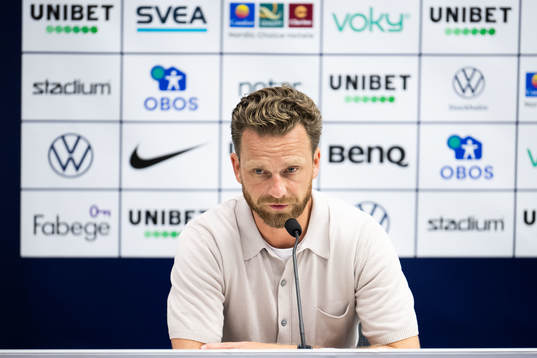 Bartosz Grzelak, head coach of AIK