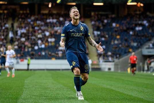 John Guidetti of AIK looks dejected