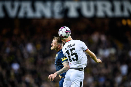 John Guidetti of AIK and Leard Sadriu of FK Shkendija