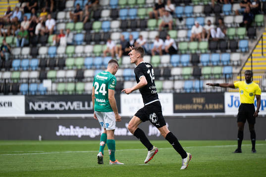Västerås SKs Viktor Granath jublar