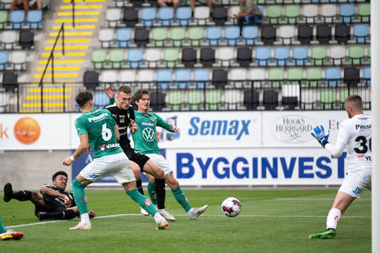 Västerås SKs Viktor Granath gör 0-1