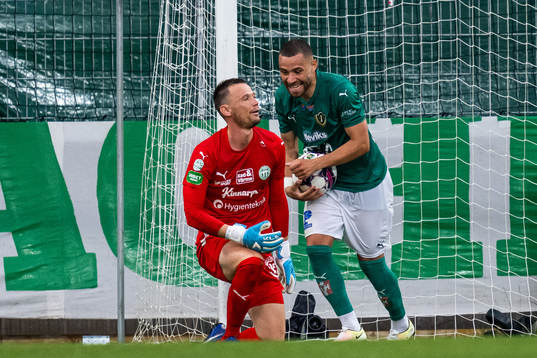 Västerås SKs målvakt Anton Fagerström deppar medan