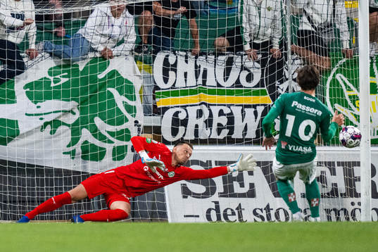 Västerås SKs målvakt Anton Fagerström släpper in 1-1