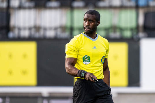 Domare Fredrik Oppong