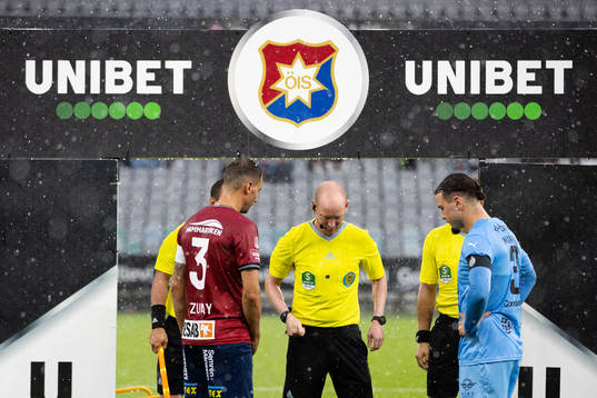 Domare Per Melin singlar slant mellan Örgrytes lagkapten