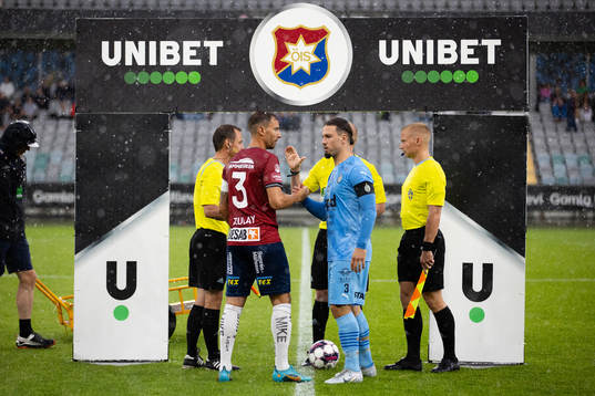 Örgrytes lagkapten Jonathan Azulay och AFC Eskilstunas
