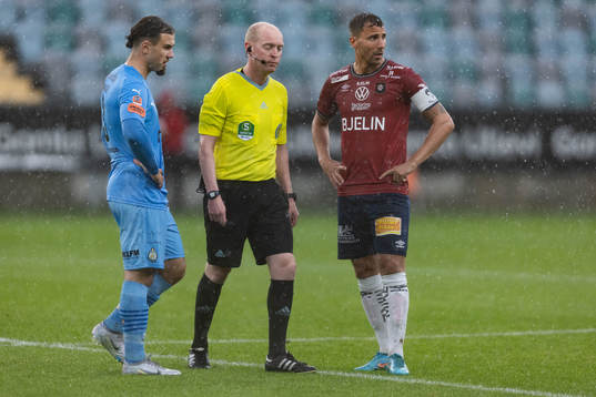 AFC Eskilstunas Abdelkarim Mammar Chaouche, domare Per