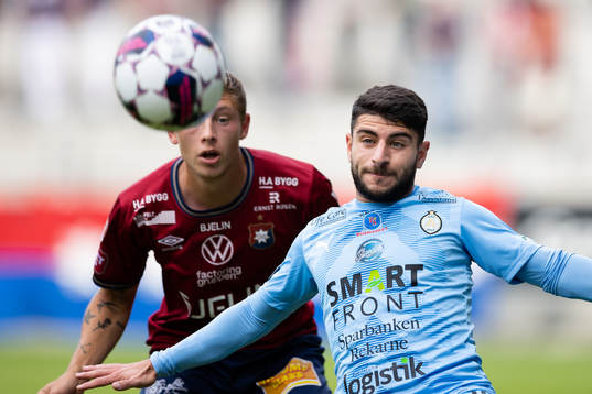 Örgrytes Anton Andreasson och AFC Eskilstunas André