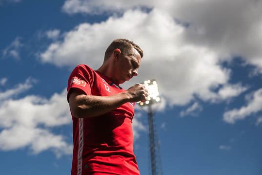 Degerfors Erik Lindell värmer upp