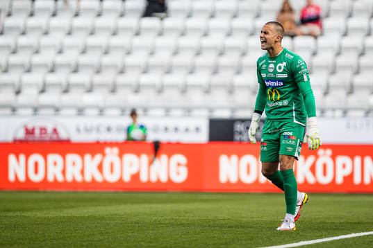 Degerfors målvakt Alfie Malik Whiteman