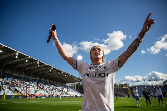 IFK Norrköpings Arnor Sigurdsson jublar