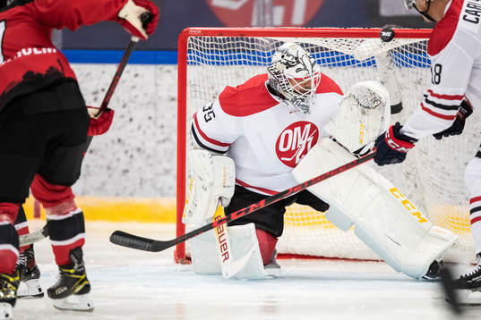 Malmö Redhawks Pathrik Westerholm gör 1-0 bakom OM21