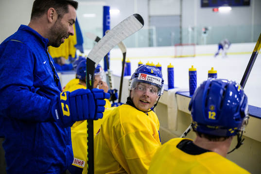 Assistant coach Todd Woodcroft and Anton Olsson of the
