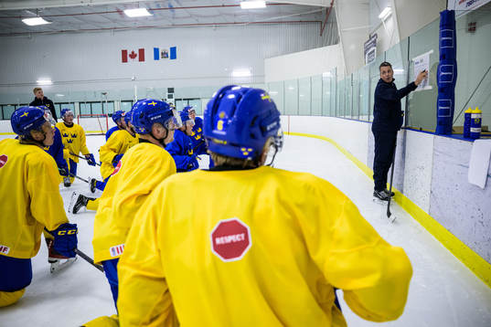 Head coach Tomas Montén of the Swedish under-20 national