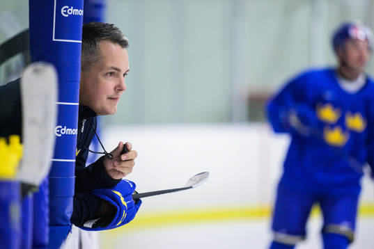 Head coach Tomas Montén of the Swedish under-20 national