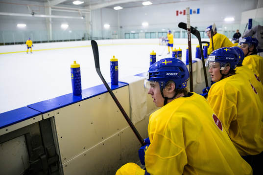 Jonathan Lekkerimäki of the Swedish under-20 national ice