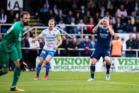 Djurgårdens Victor Edvardsen deppar