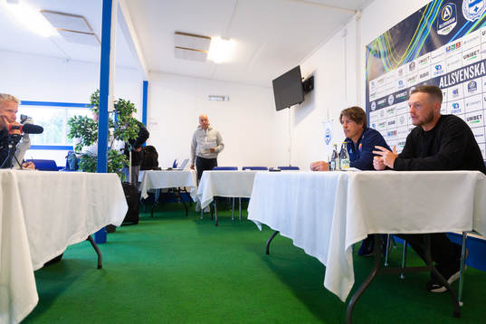 Djurgårdens tränare Thomas Lagerlöf och Värnamos