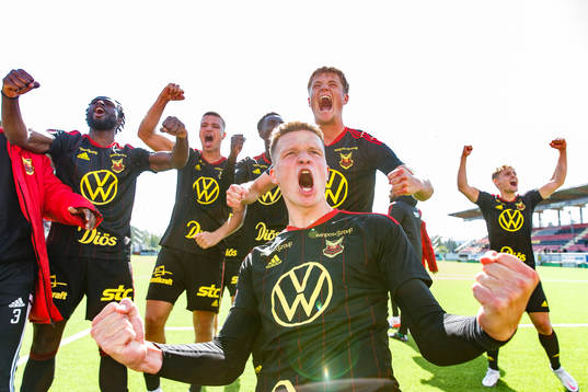Östersunds Myroslav Mazur jublar