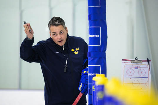 Head coach Tomas Montén of the Swedish under-20 national