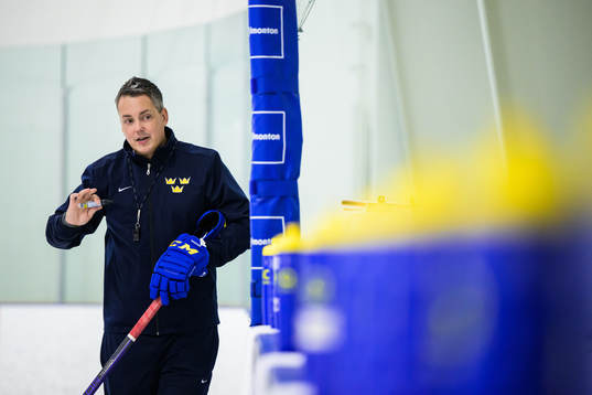 Head coach Tomas Montén of the Swedish under-20 national