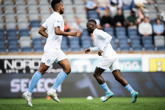 Malmö FFs Isaac Kiese Thelin och Mohamed Buya Turay