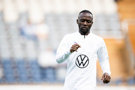 Malmö FFs Mohamed Buya Turay värmer upp