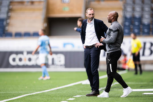Malmö FFs tränare Andreas Georgson och assisterande