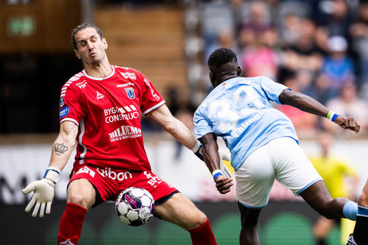 Sirius målvakt David Mitov Nilsson och Malmö FFs Mohamed