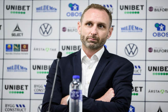 Malmö FFs tränare  Andreas Georgson på presskonferensen