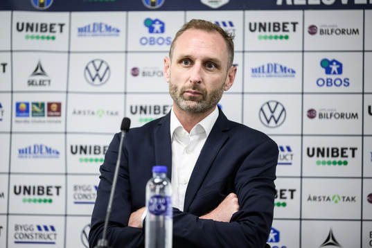 Malmö FFs tränare  Andreas Georgson på presskonferensen