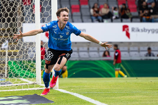 Halmstads Alexander Johansson jublar