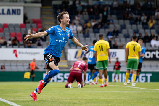 Halmstads Alexander Johansson jublar
