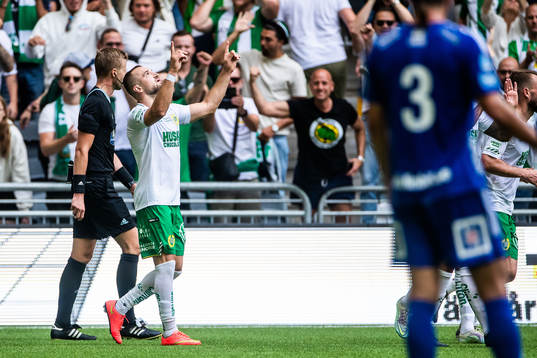 Hammarbys Veton Berisha jublar