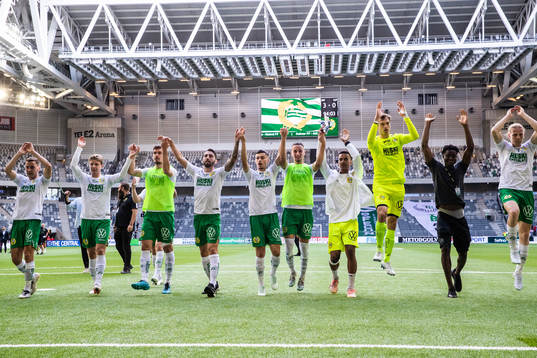 Hammarbys spelare jublar