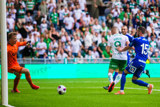 Hammarbys Veton Berisha för 2-0
