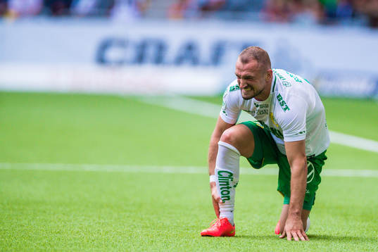 Hammarbys Veton Berisha har ont