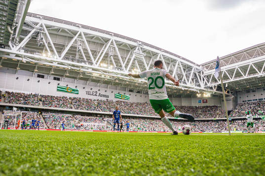 Hammarbys Nahir Besara med en hörna