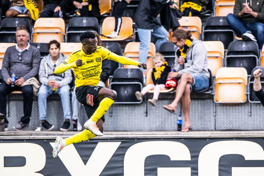 Mjällbys Chibuike Silas Nwankwo jublar